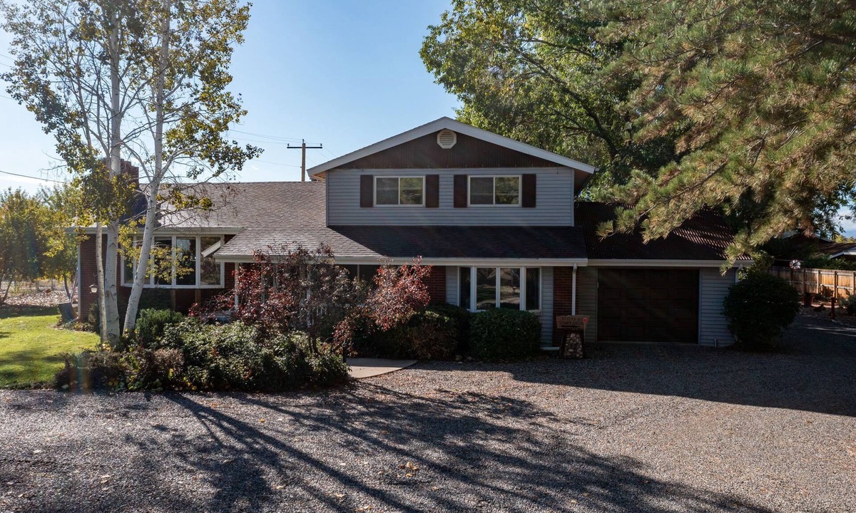 Palisade House | Charming 4-bedroom house in Fruit and Wine country Palisade! Retired BnB
