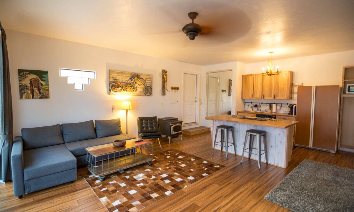 Clifton House | Colorado River Lake guest house animal sanctuary