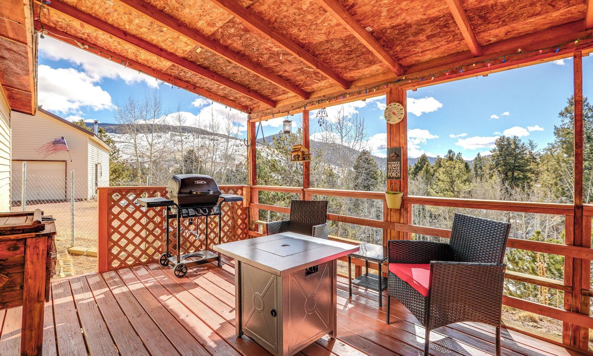Cripple Creek Cottage | Colorado Vacation Rental w/Deck & Mtn Views