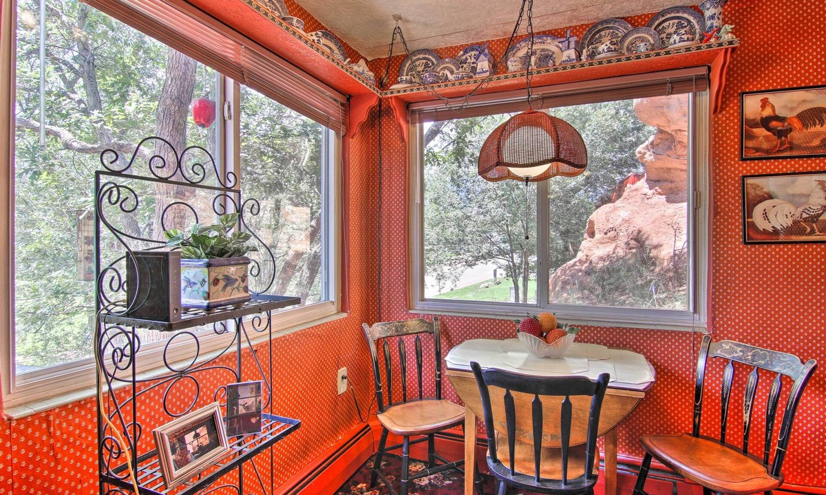 Manitou Springs House | Colorful Bungalow By Pikes Peak/Garden of the Gods