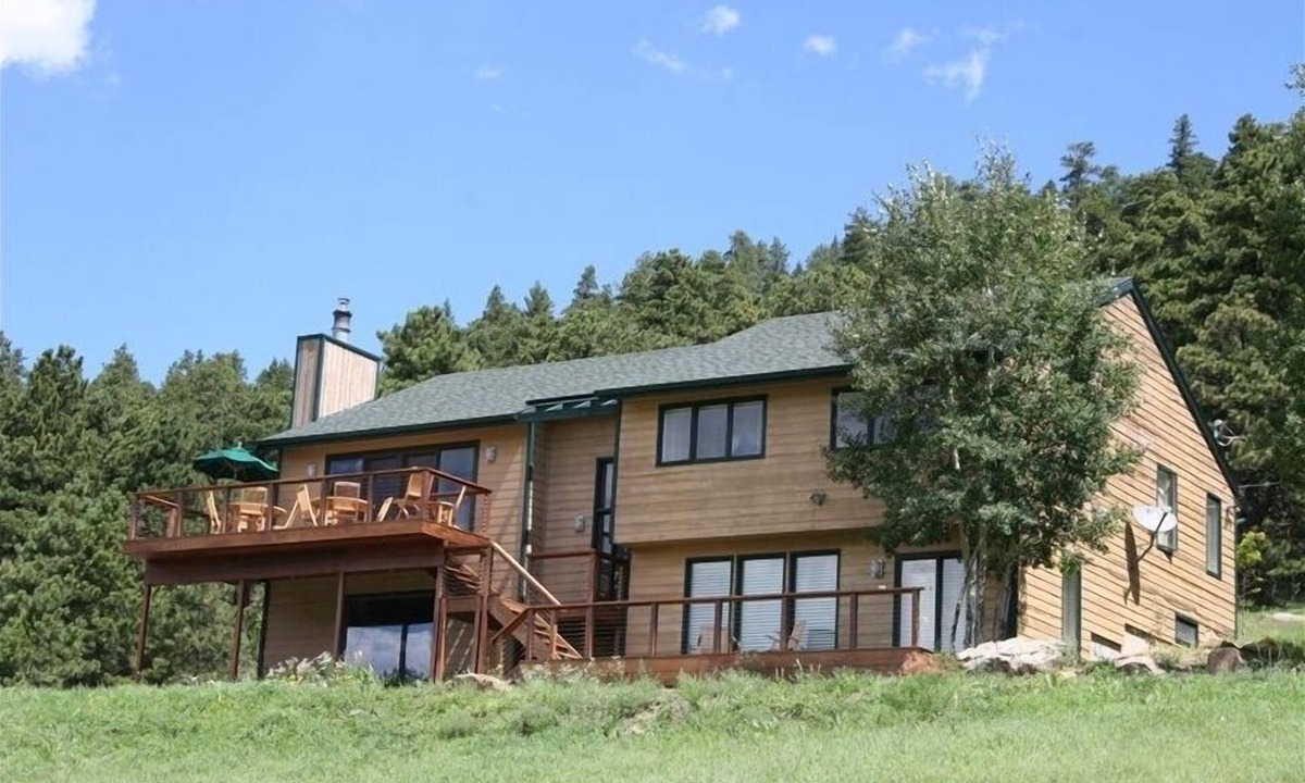 Morrison House | Contemporary Mtn. Home near Red Rocks and Denver with Gourmet Kitchen