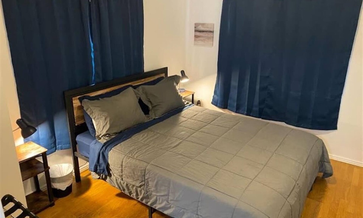North Aurora Apartment | Cozy 1 Bdrm walk to Hospital