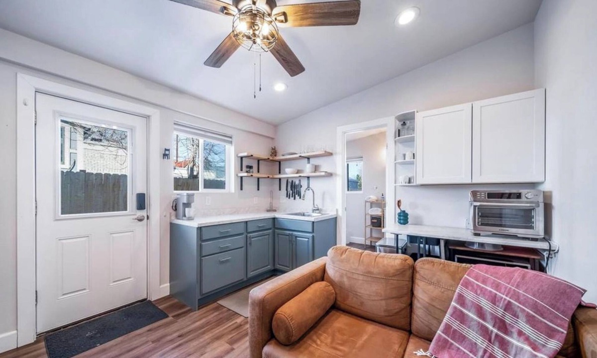 Cole House | Cozy 1-bedroom attached house in quiet area of Denver conveniently located