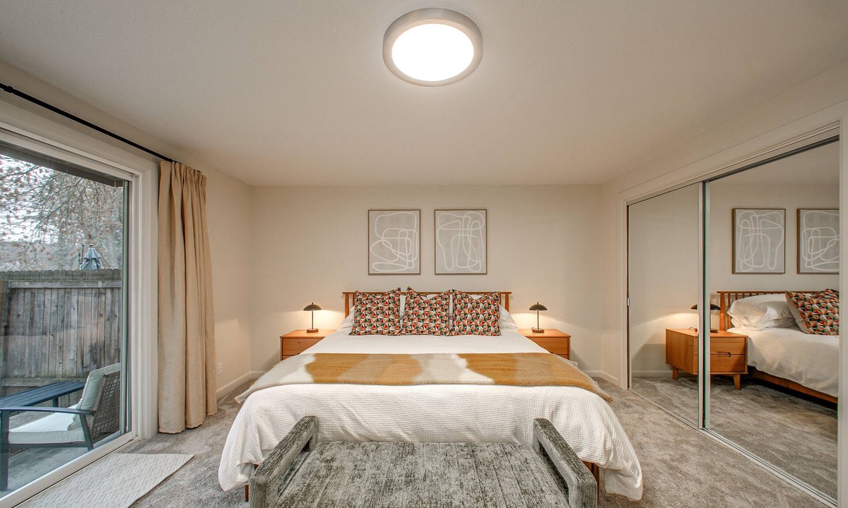 East End House | Cozy 2BR Townhome - 1mi. from downtown!