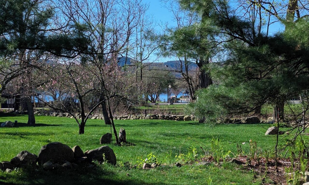 North Lake George Cottage | Cozy Cottage in Downtown Hague - Walking Distance to Lake George Beach & Dining