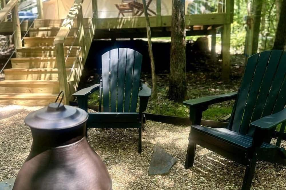 Gentry RV Rental | Cozy Glamping Tents Nestled in a Serene Forest Near Gentry, AR