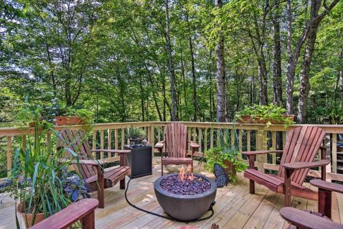 Black Mountain House | Cozy Hideaway w/Grill, 17 Mi to Asheville