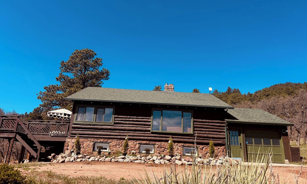 Larkspur Cabin | Cozy Little Cabin in the woods on 107 acres with private hiking trail!