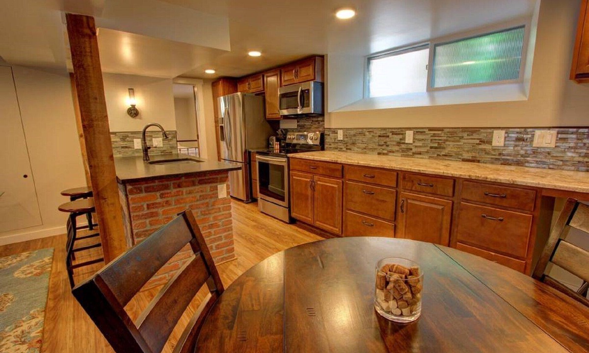 Fort Collins House | Cozy Luxury Remodel, Fantastic Backyard! Walk in 5 minutes to CSU/Old Town