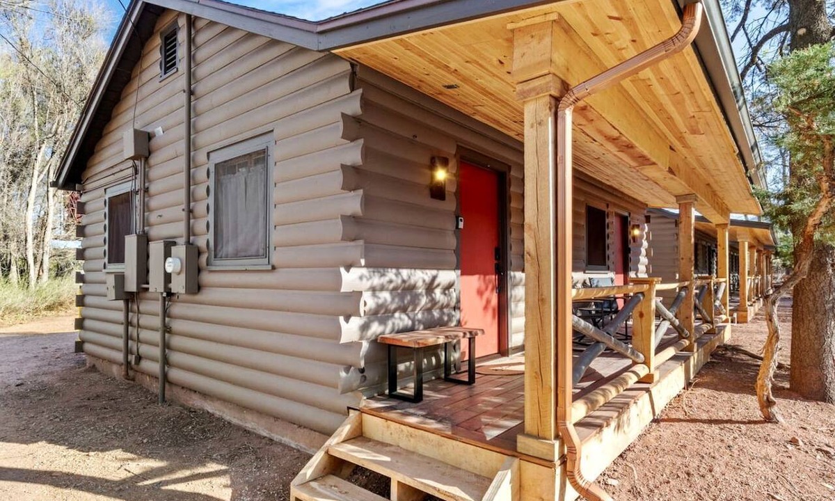 Colorado Springs Cabin | Cozy Nature Cabins with Pet-Friendly Amenities near Garden of the Gods in Colorado Springs, Colorado