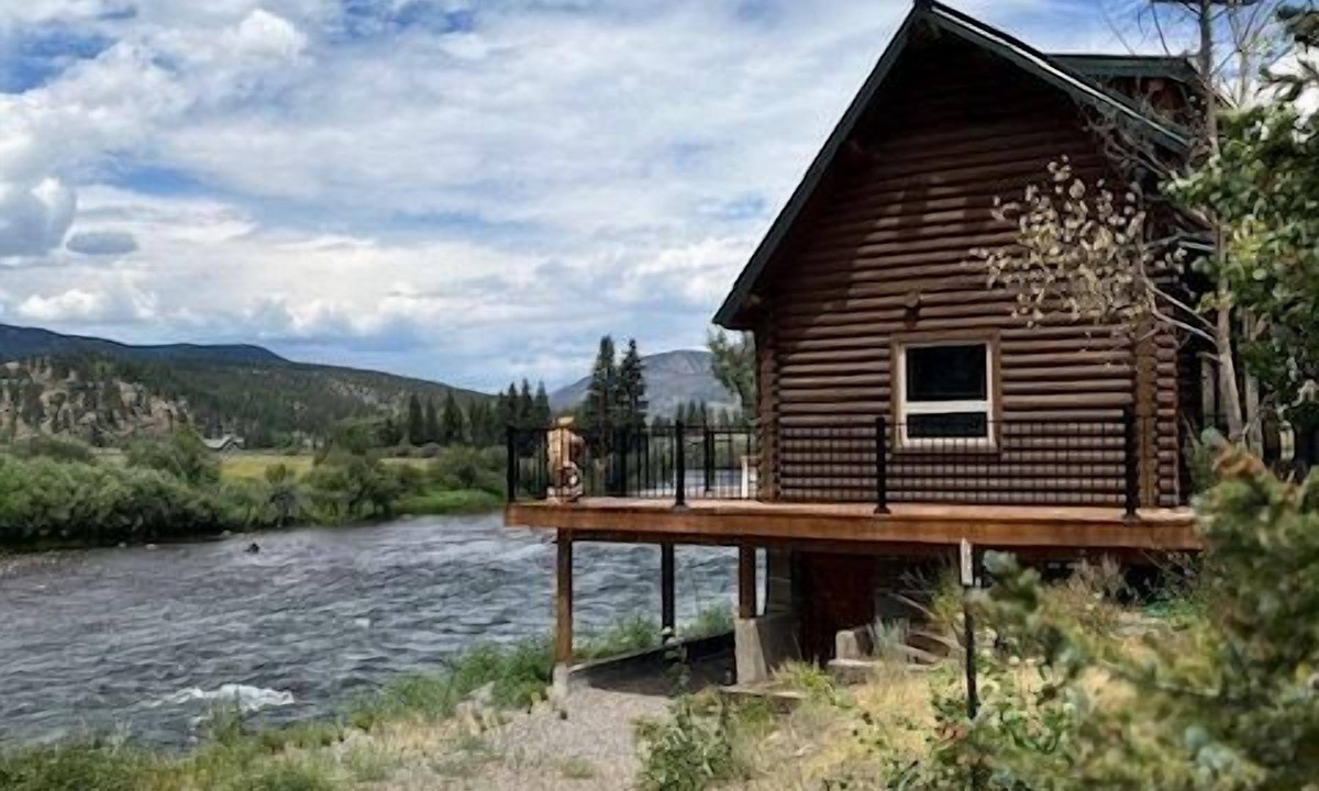 Rio Vista Estates House | Cozy Riverfront Cabin | 1,000 feet Rio Grande River Access | Ski Wolf Creek
