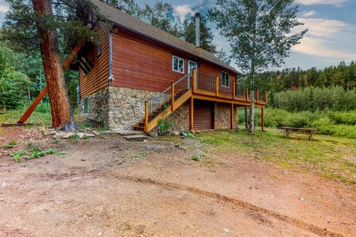 Bailey House | Deck & Mtn Views! Family A-Frame Cabin in Bailey