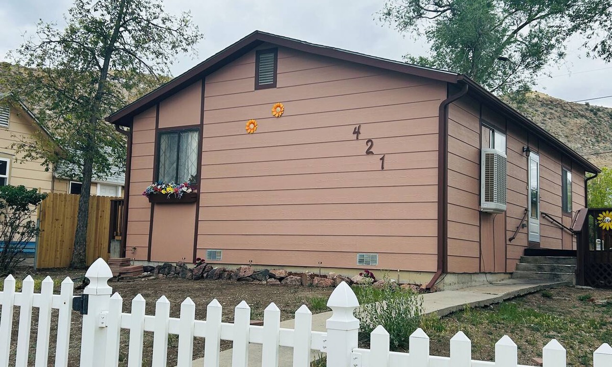 Canon City House | Delightful 2 bedroom home in walking distance to downtown, Arkansas River, etc