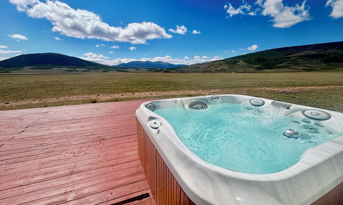 Fairplay Cabin | Dog-Friendly. 50-Acre Mountain Escape with Hot Tub and 2 Fireplaces