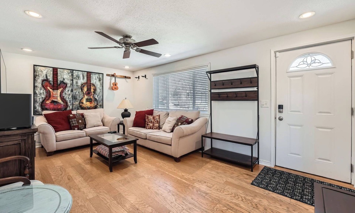 Belmar Park House | Dover Court 2BR Red Rocks Basecamp in Lakewood