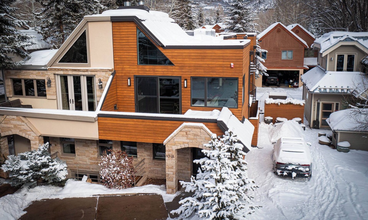 Aspen Ski Chalet | Downtown Aspen Chalet | Ajax & River Views | Rooftop Terrace | By Cuvée