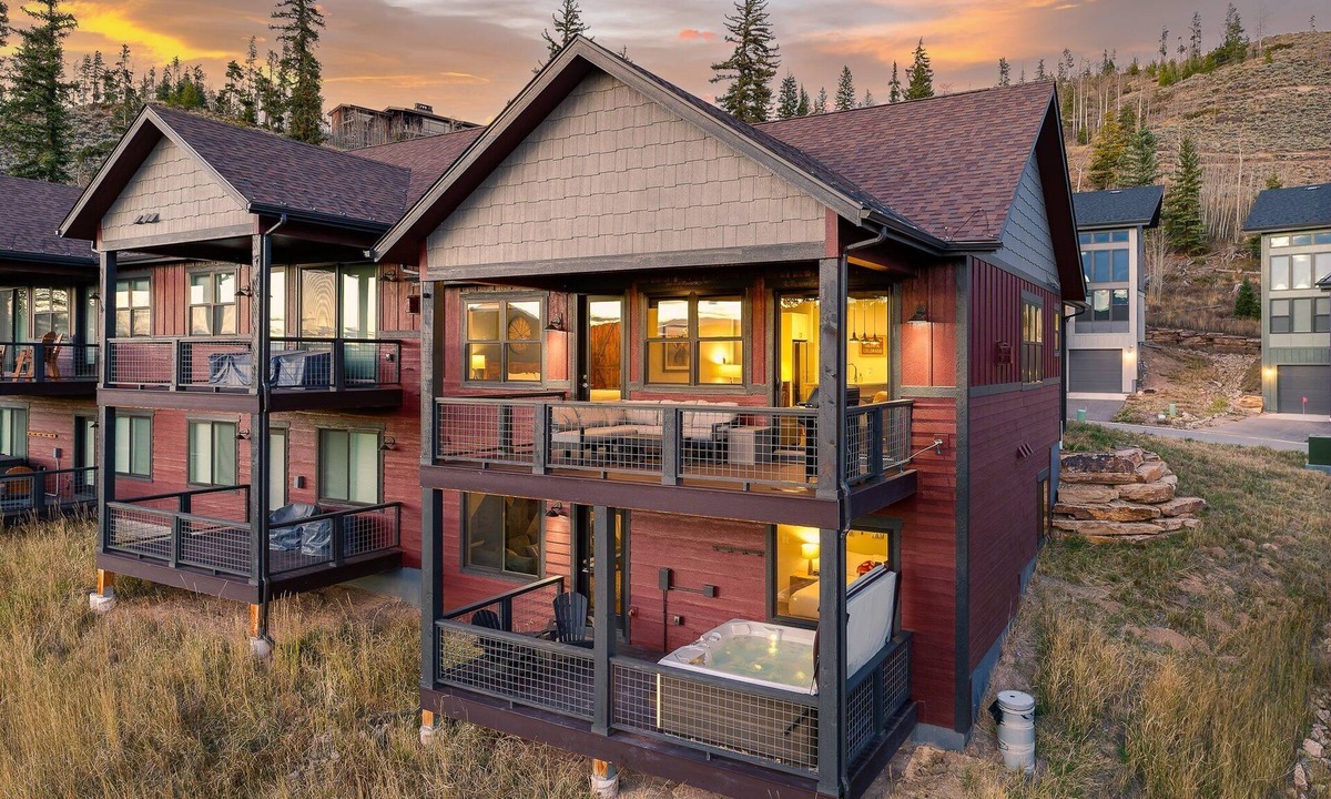 Rendezvous House | Downtown WP River Run Chalet 111 I Great Views I Hot Tub I Bunk Room I Discounted Attractions