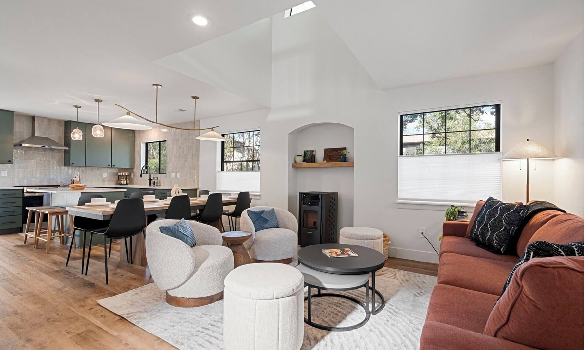 Whittier House | Downtown Zen Retreat: 2 Kings + Sauna