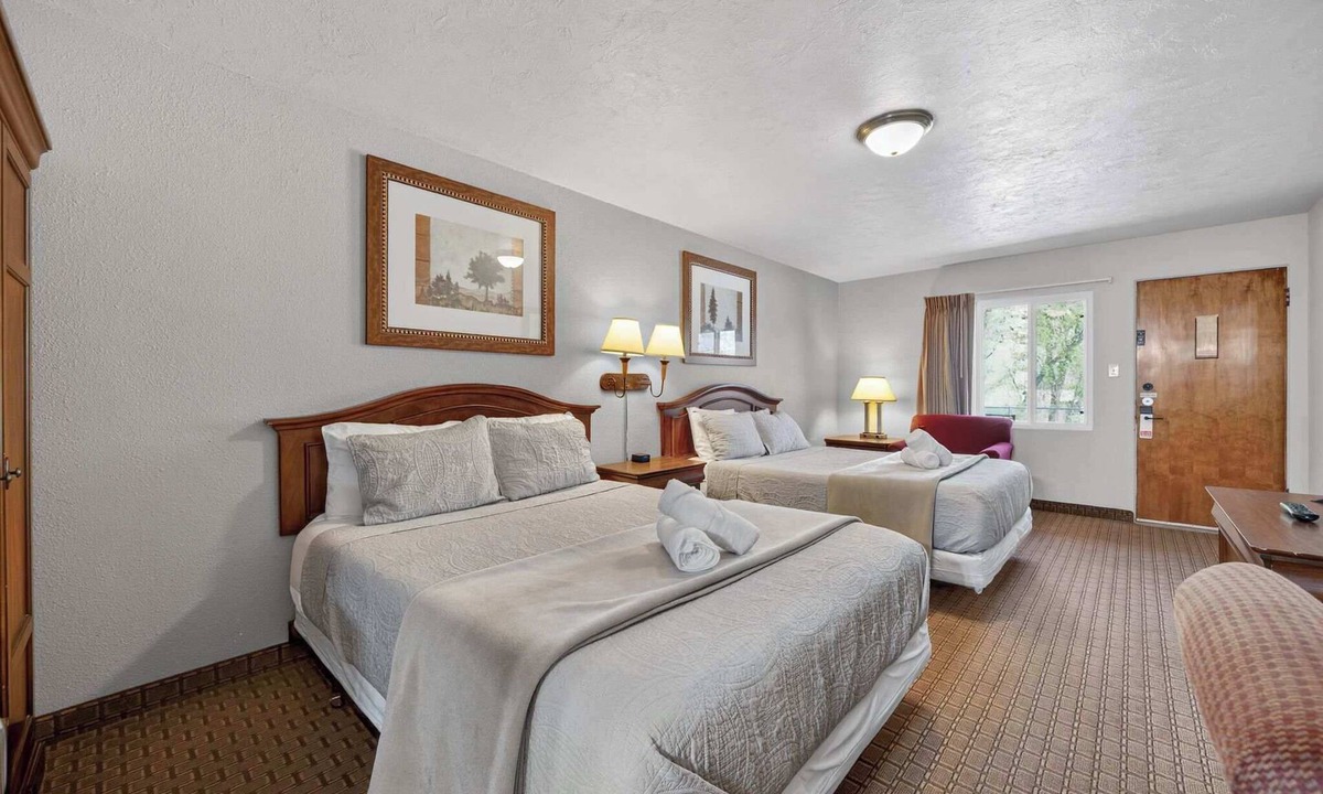 Manitou Springs Hotel | Eagle Motel Suite 118