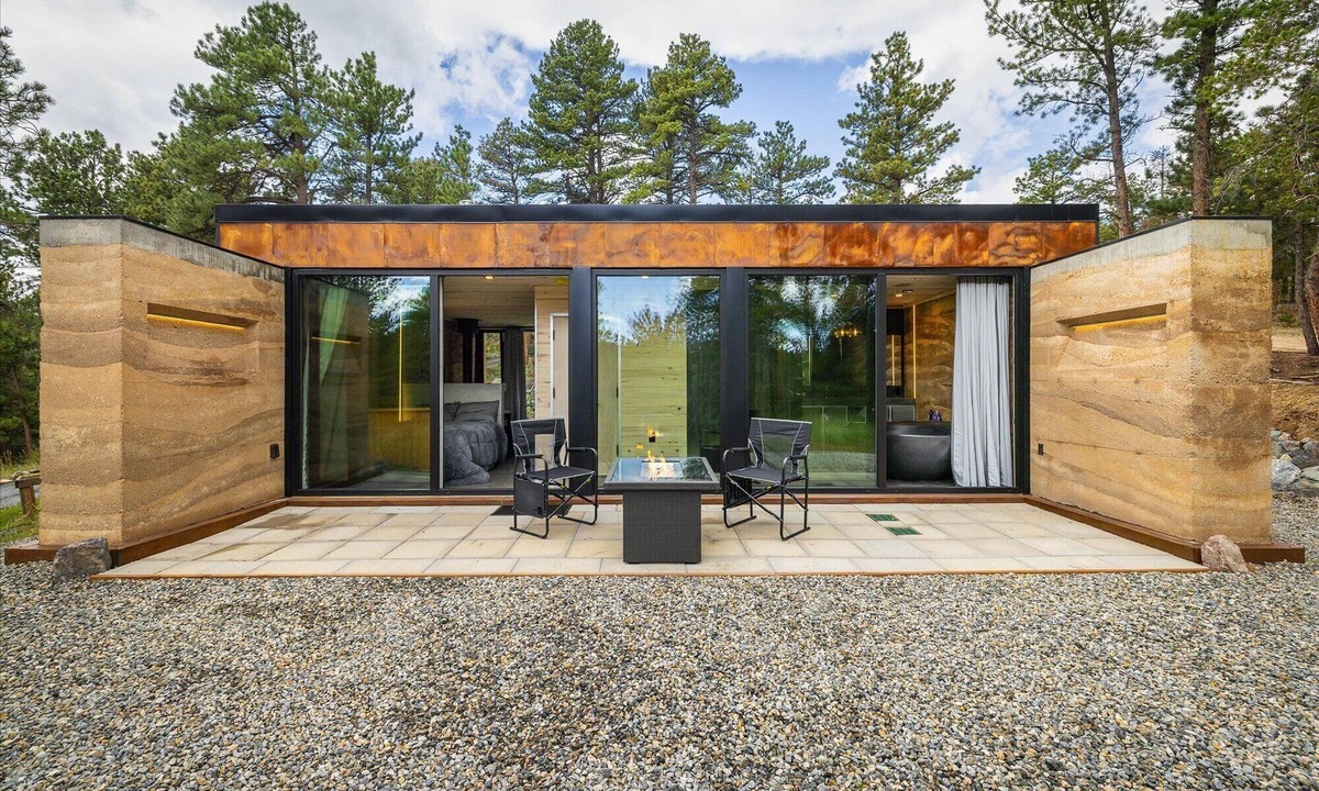 Nederland House | Earth-Built Cabin with Pine Shadows and a Tub That Waits