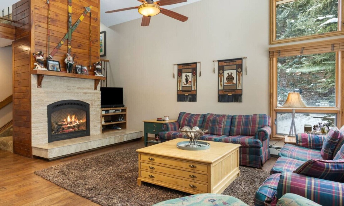 Vail Villa | East Vail Townhome - Close to Racquet Club