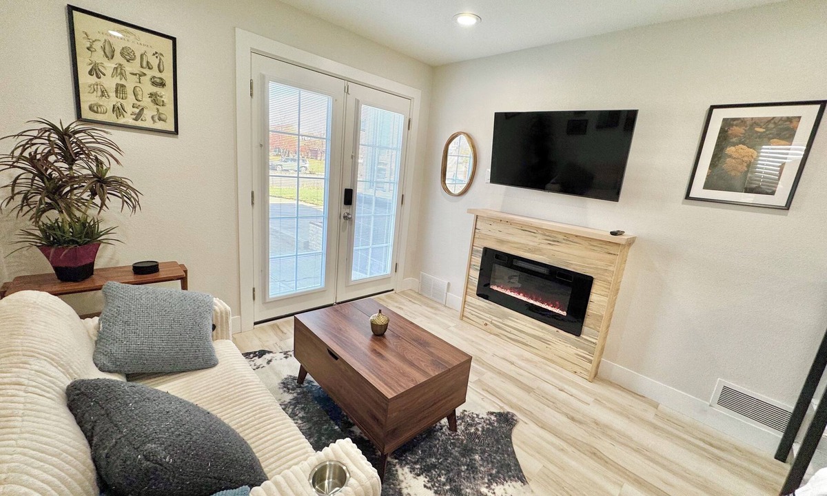 North Park Hill House | Eco Mtn Cabin Suite. Minimalist & Private
