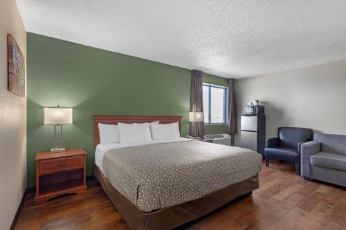 Del Camino Cabin | Econo Lodge Longmont East
