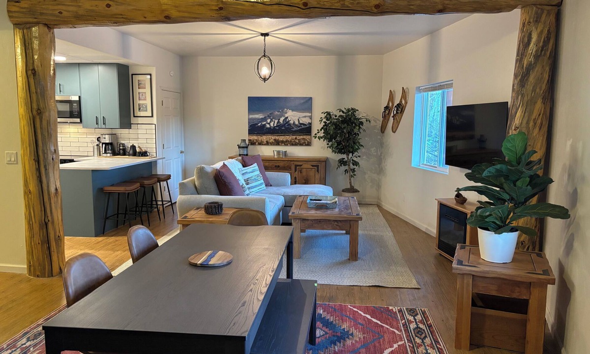 Buena Vista House | Eddyline Retreat with views and nearby access to the Arkansas River
