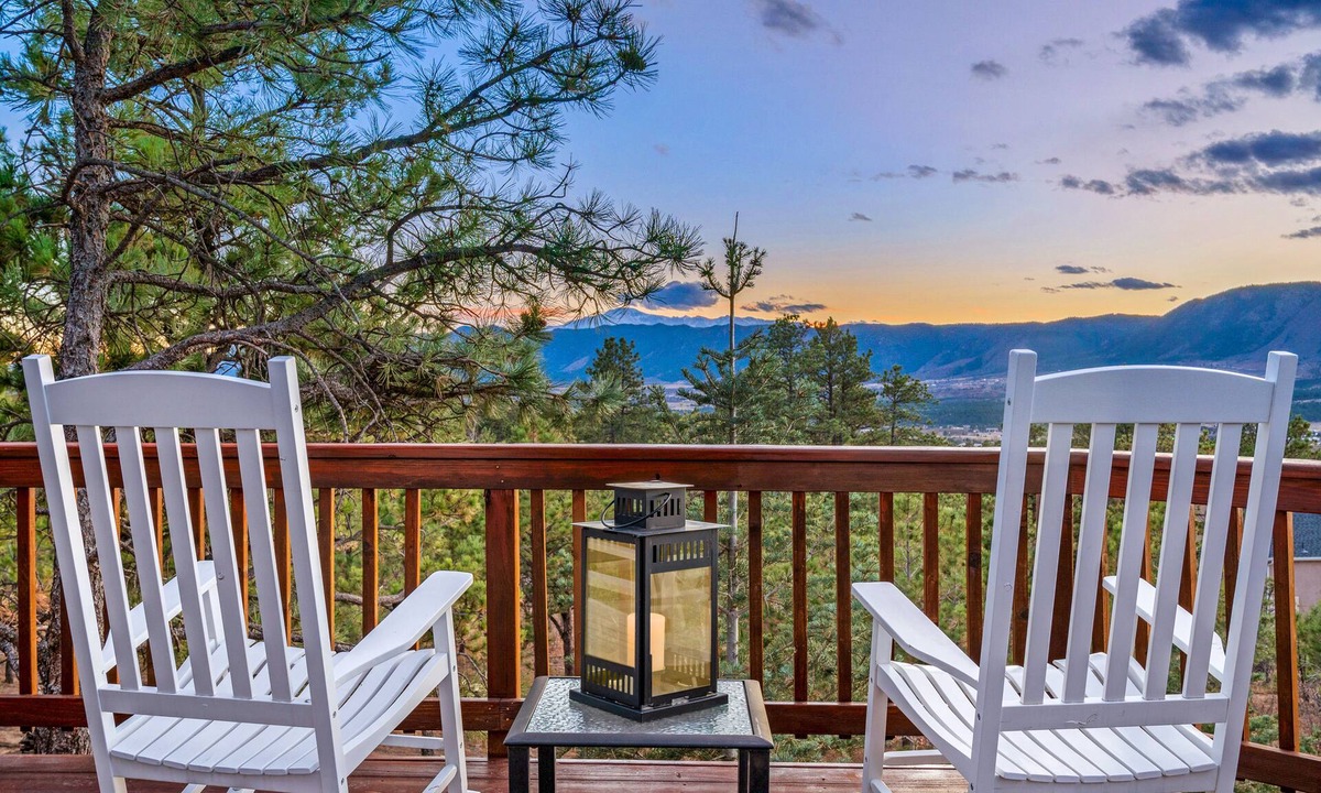 Woodmoor House | Expansive Monument Home: Hot Tub & Mountain Views!
