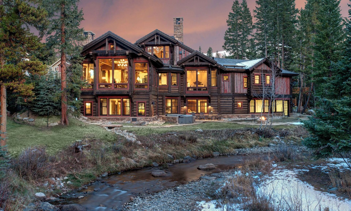 Warrior's Mark House | Experience Watersong! A Monthly Luxury Rental. A Magnificent Stay On the River.