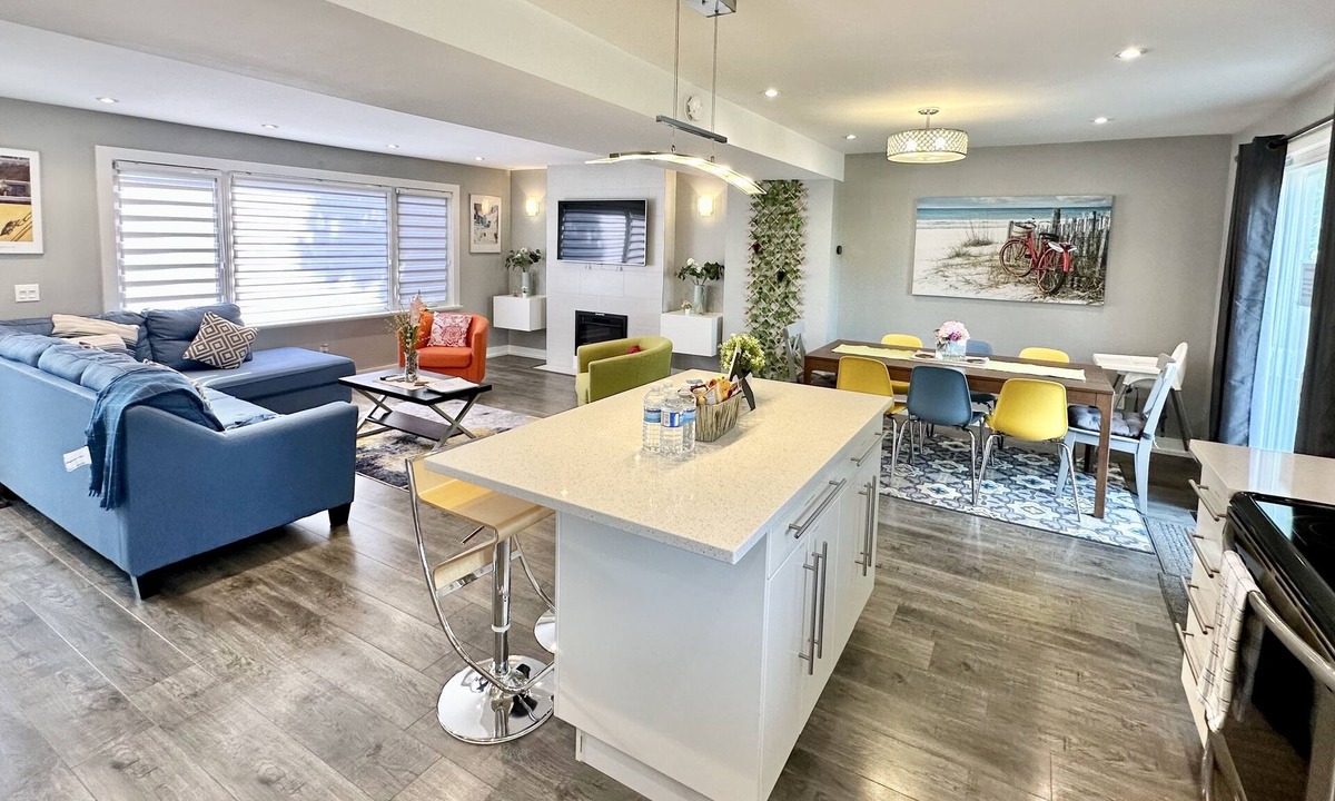Port Weller West House | Fall Special: Stay Longer & Save Up to 40% in Niagara!
