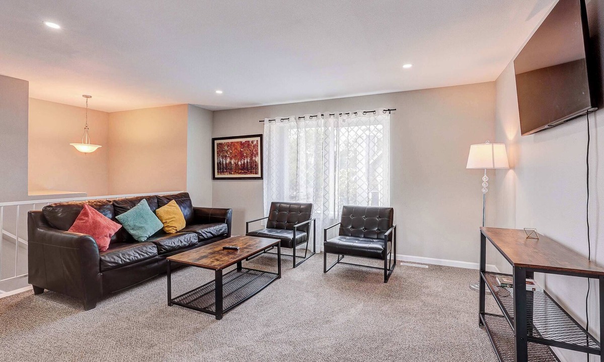 Aurora House | Family Home with Large Yard near Quincy reservoir