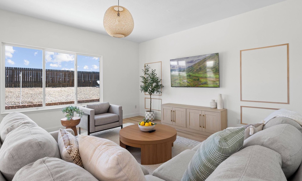 Security-Widefield House | Family-sized Japandi Retreat - 6BR & Hot Tub.