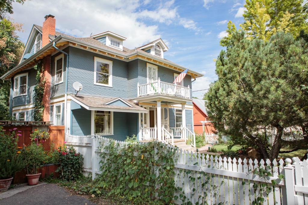 Fort Collins Hostel | Fernweh Inn & Hostel