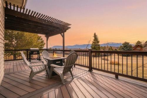 Park Vista House | Foxwood Acres Family Home Hot Tub & Mountain Views