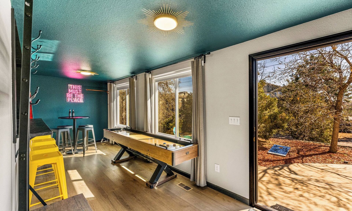 Dayton Triangle House | Game Night House with Eight Rooms