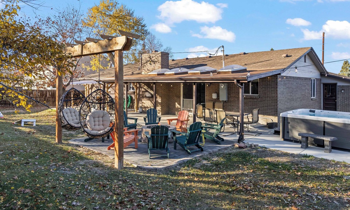 Lakewood House | Game Room House with Hot Tub Near Red Rocks