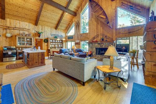 Columbine Lake House | Game Room + Views: Cabin Near Purgatory Resort!