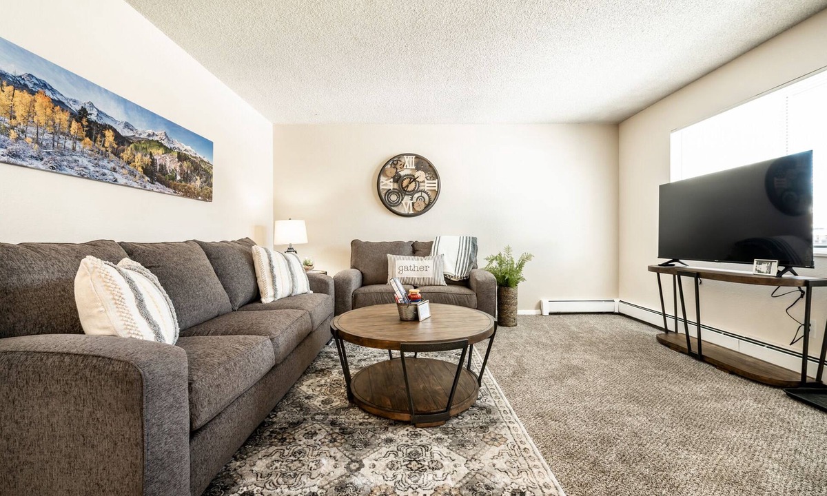 Rockrimmon Condo | ⁂GETAWAY SUITE! Condo - Sleeps Four - 2 BR/1BA⁂