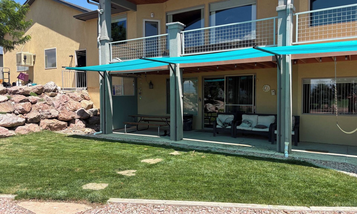 Pueblo West House | Golf and lake 5 away bike trails galore plenty of parking safe & secluded