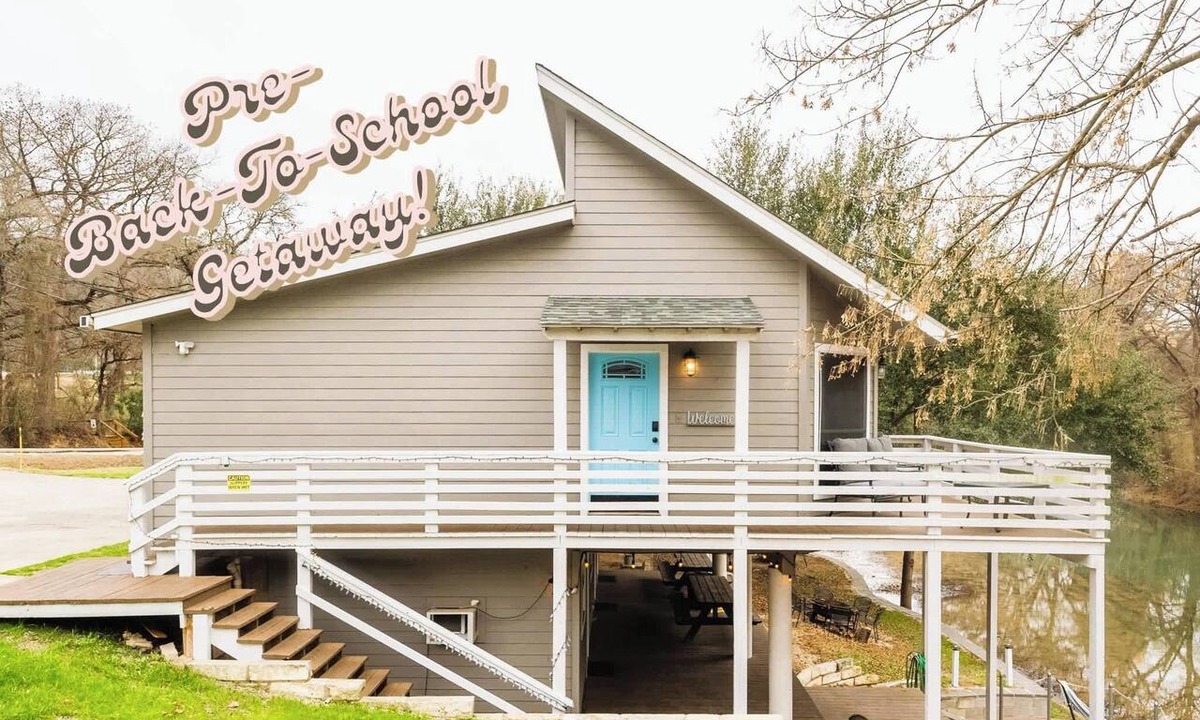 New Braunfels Ski Chalet | Guadalupe Riverside | 4BR Sleeps 18 | Kayak+Deck