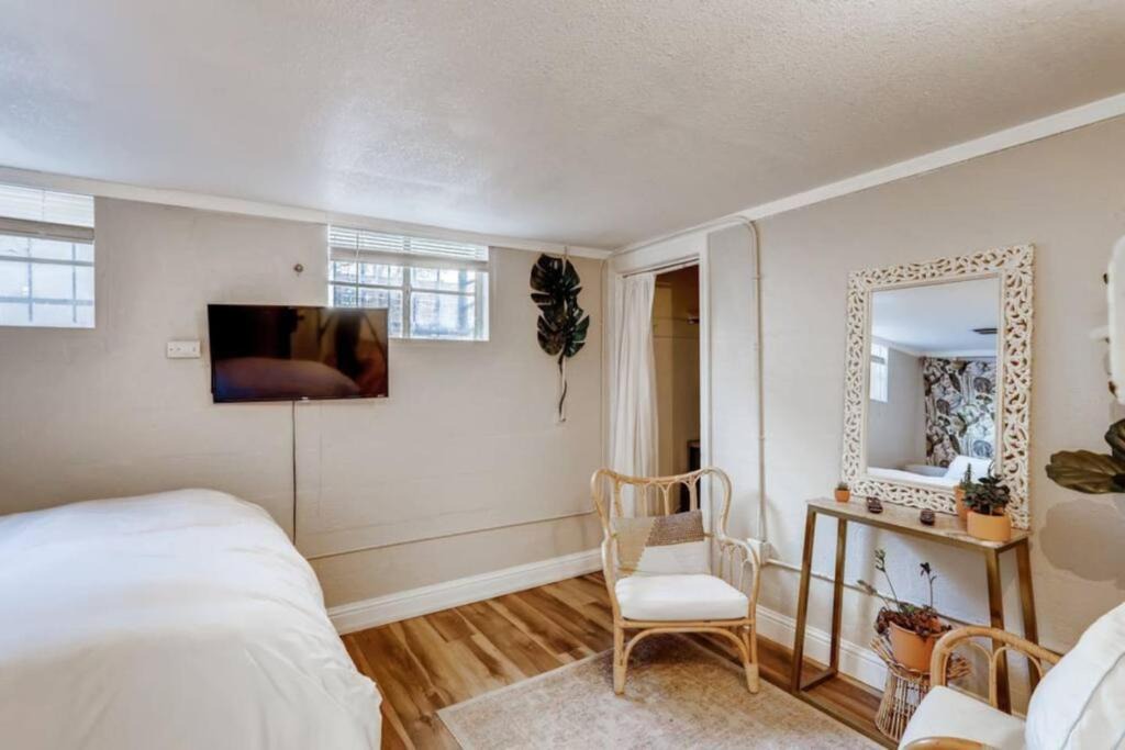 Speer Apartment | Guest Suite With Kitchenette And A 5 star Location