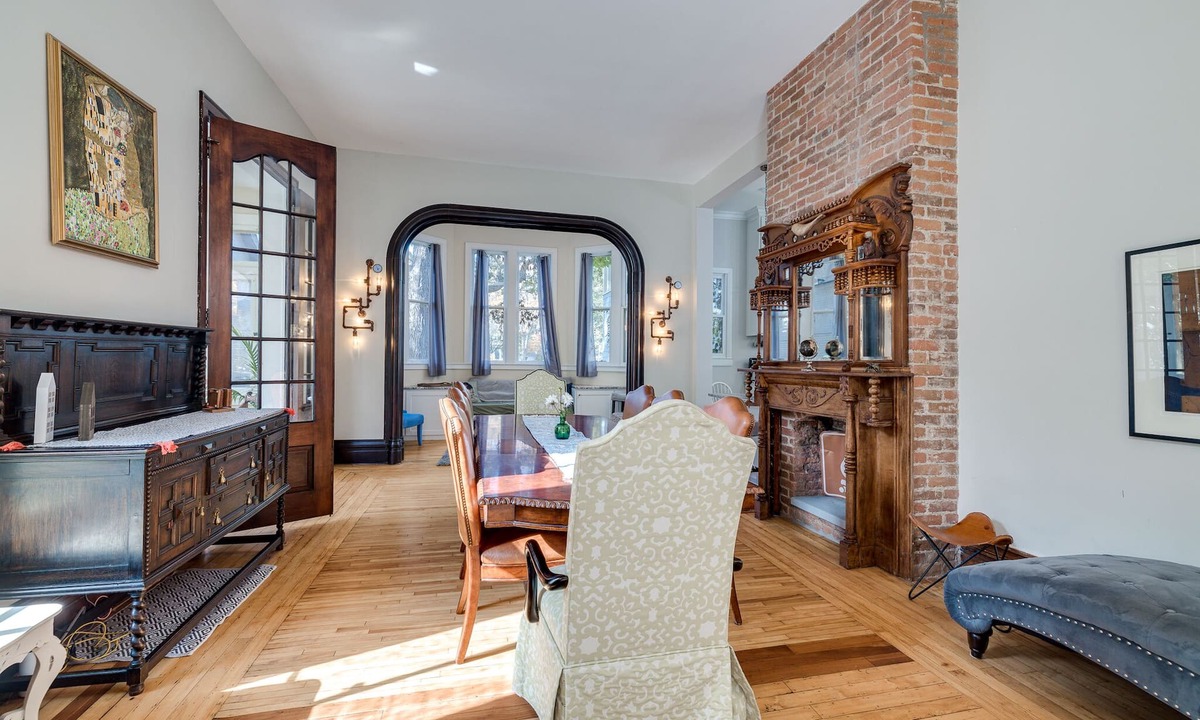 Summit - University House | Historic 10 Bedroom 6 Bath Victorian ~ 2 Blocks to Cathedral ~ Hidden Arcade