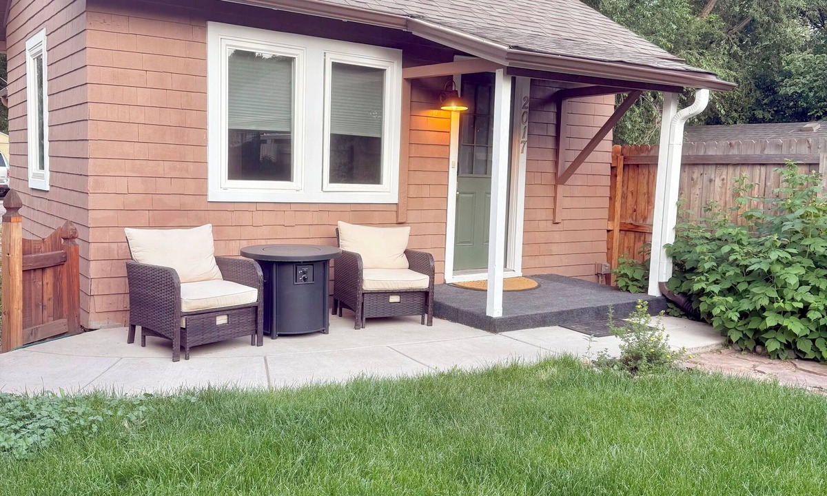East Colorado Springs Cottage | Historic Cottage with Urban Flair - A rare sancturary just minutes from Downtown