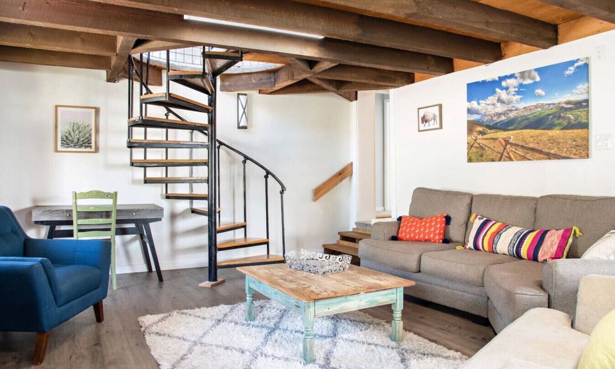 New Castle House | Historic Dwntwn Home, Warm & Charming,13 Mi to GWS