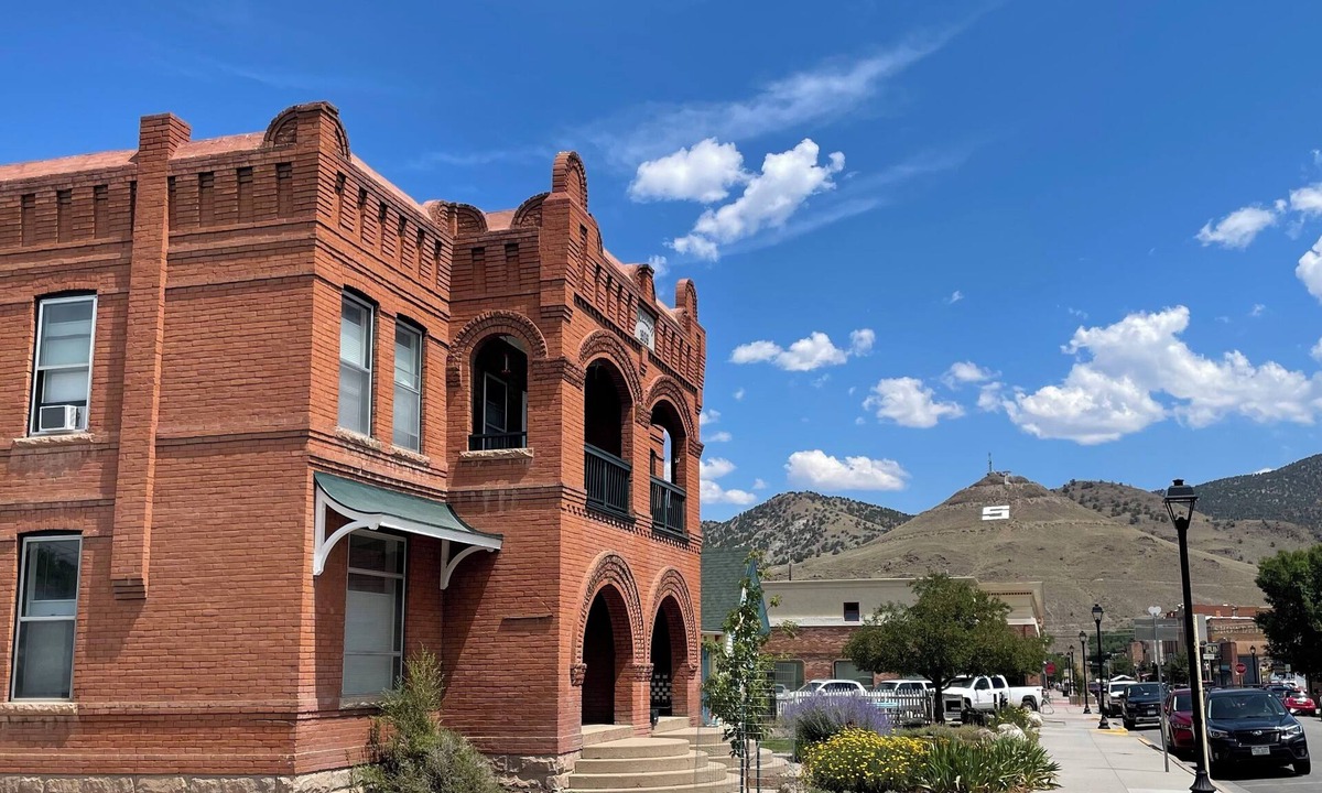 Salida House | Historic Townhouse on F St in Downtown Salida