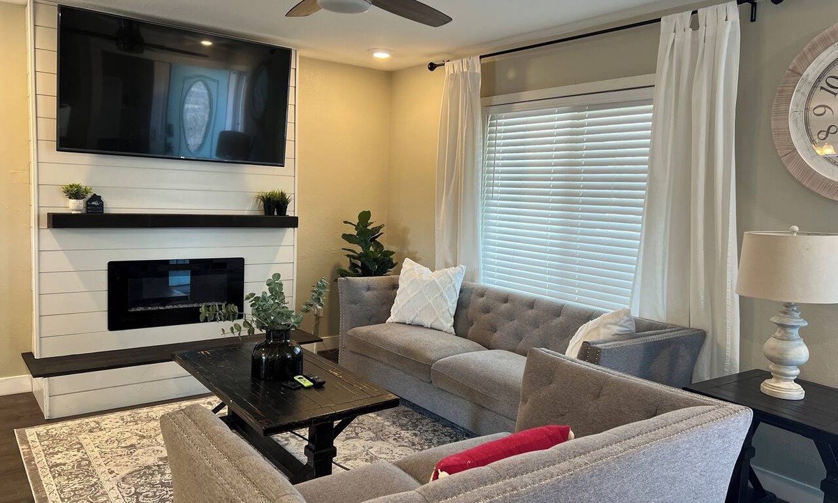 Aurora House | Home away from home