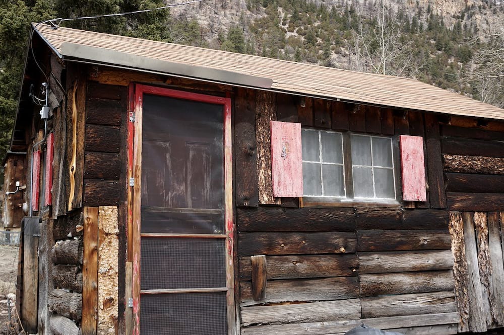 Bellvue Cabin | Homey, Pet Friendly Cabin near Lory State Park in Poudre Canyon, Colorado