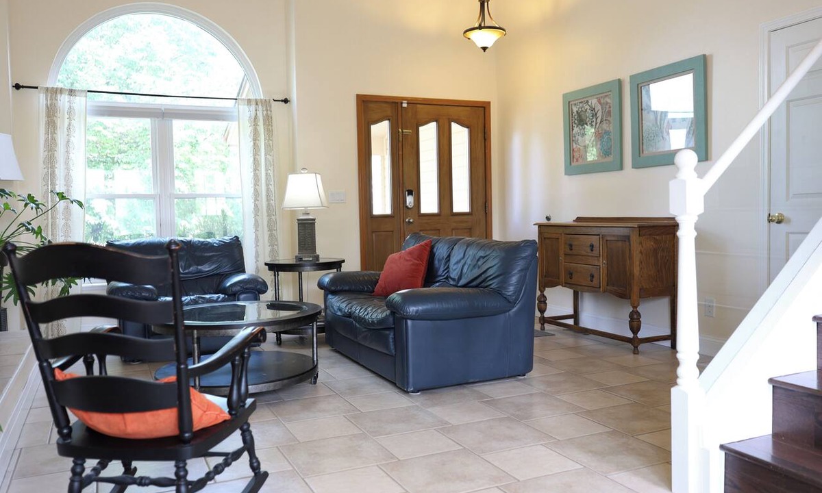 Northeast Colorado Springs House | Honeysuckle House-Spacious 4-bedroom house in pleasant Colorado Springs with AC