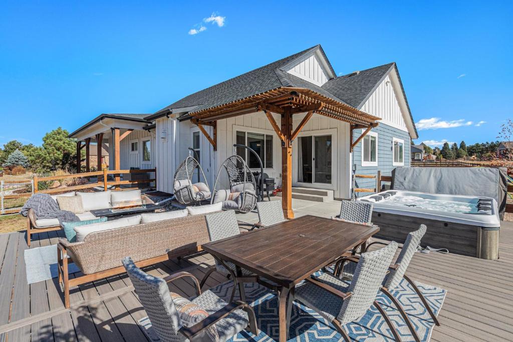 Gleneagle House | Hot tub, Sauna, Game Room, Air Force Academy View
